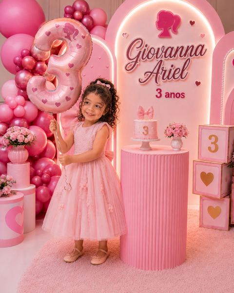 Ensaio de aniversário de 3 anos em tons de rosa